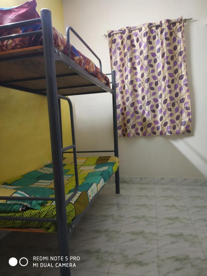 Easvari Grand Pg For Women - Female Only Hostel Csennai Kültér fotó