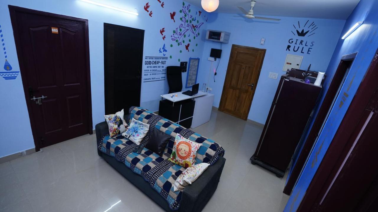 Easvari Grand Pg For Women - Female Only Hostel Csennai Kültér fotó